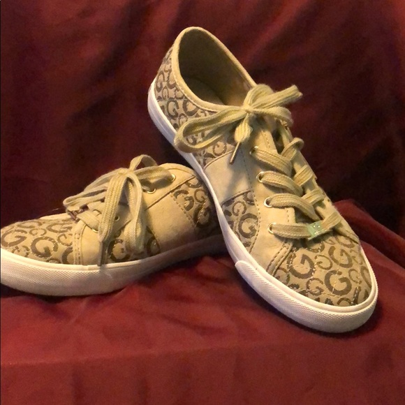 G by Guess Shoes - CLOSET CLEAROUT 🌟 Guess sneakers